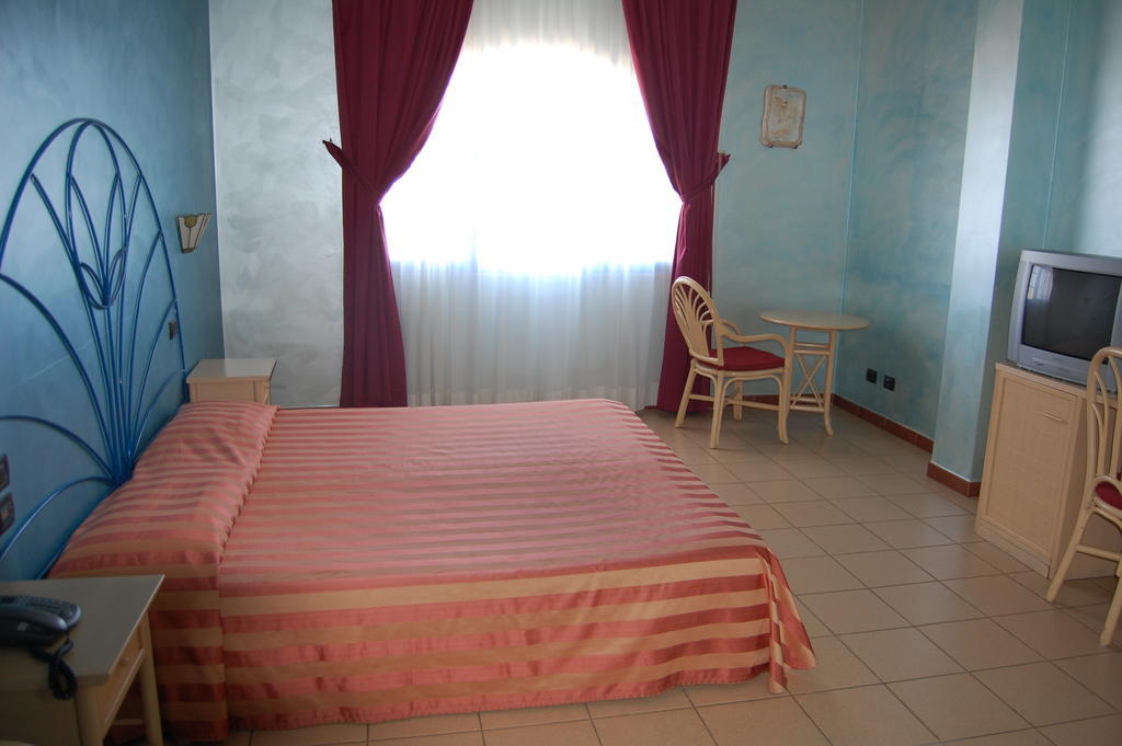 Hotel Club Pegaso Марина-ди-Мелилли Номер фото