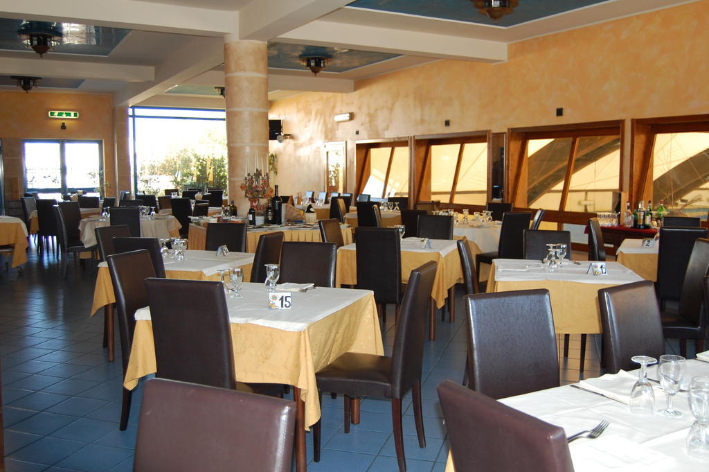 Hotel Club Pegaso Марина-ди-Мелилли Экстерьер фото